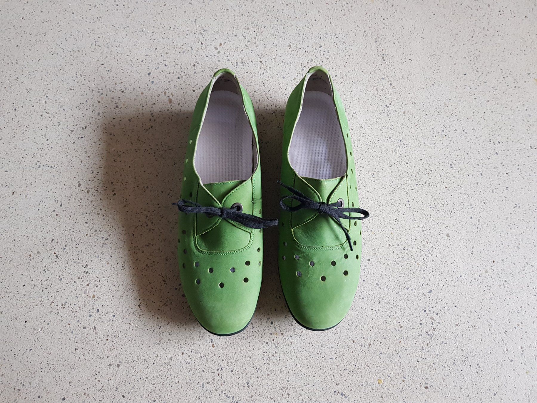 Scarpe da donna: Waldläufer Damenschuh Grösse 40.5 – Usato da Basel venduto da chien008 1