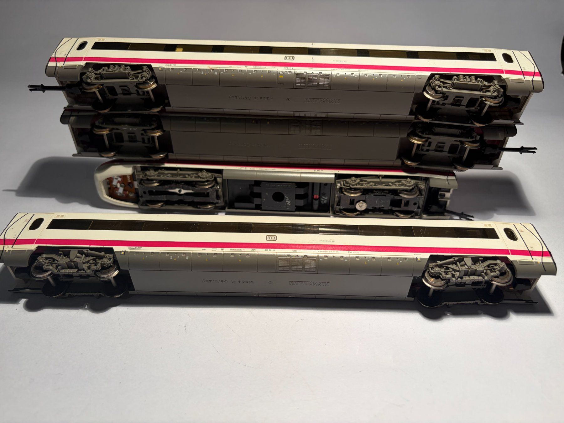 Fleischmann Modellini di ferrovie: Fleischmann E-Lok ICE DB 3teilig, DC analog – Usato da Buchrain venduto da Modellbahn11 6