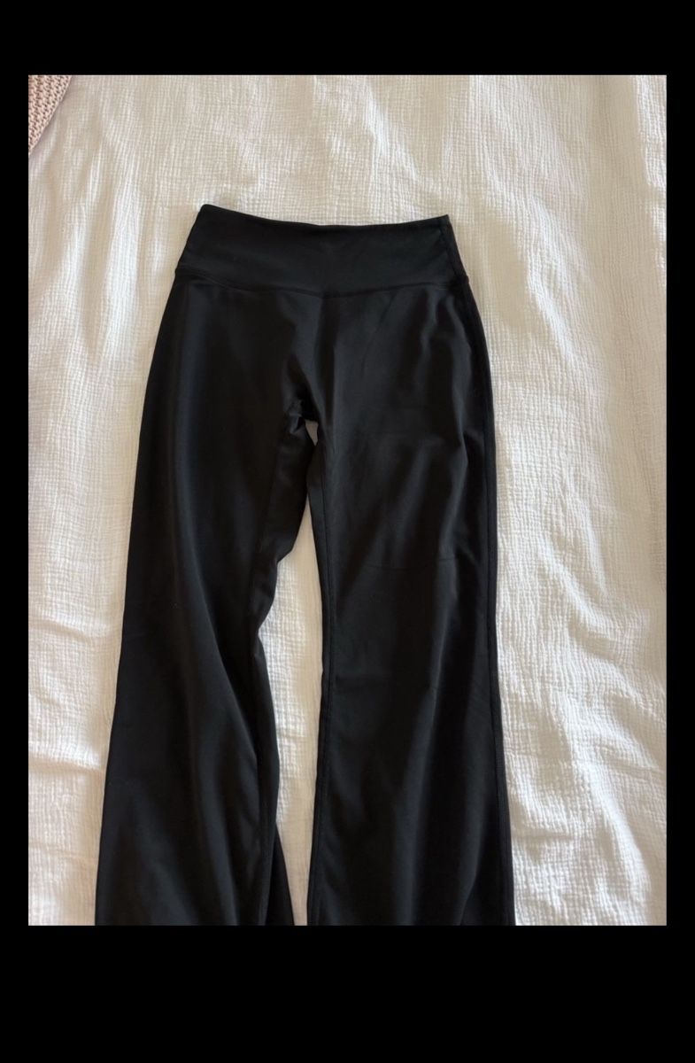 Teveo Leggings: Teveo Flared Sportleggins – Gebraucht aus Sisseln AG von tan_sln