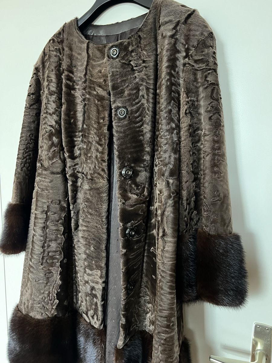 Cappotti: Exclusive Designer Coat: Swakara and Mink – Nuovo e nell'imballaggio originale da St.Gallen venduto da 303_7fcf