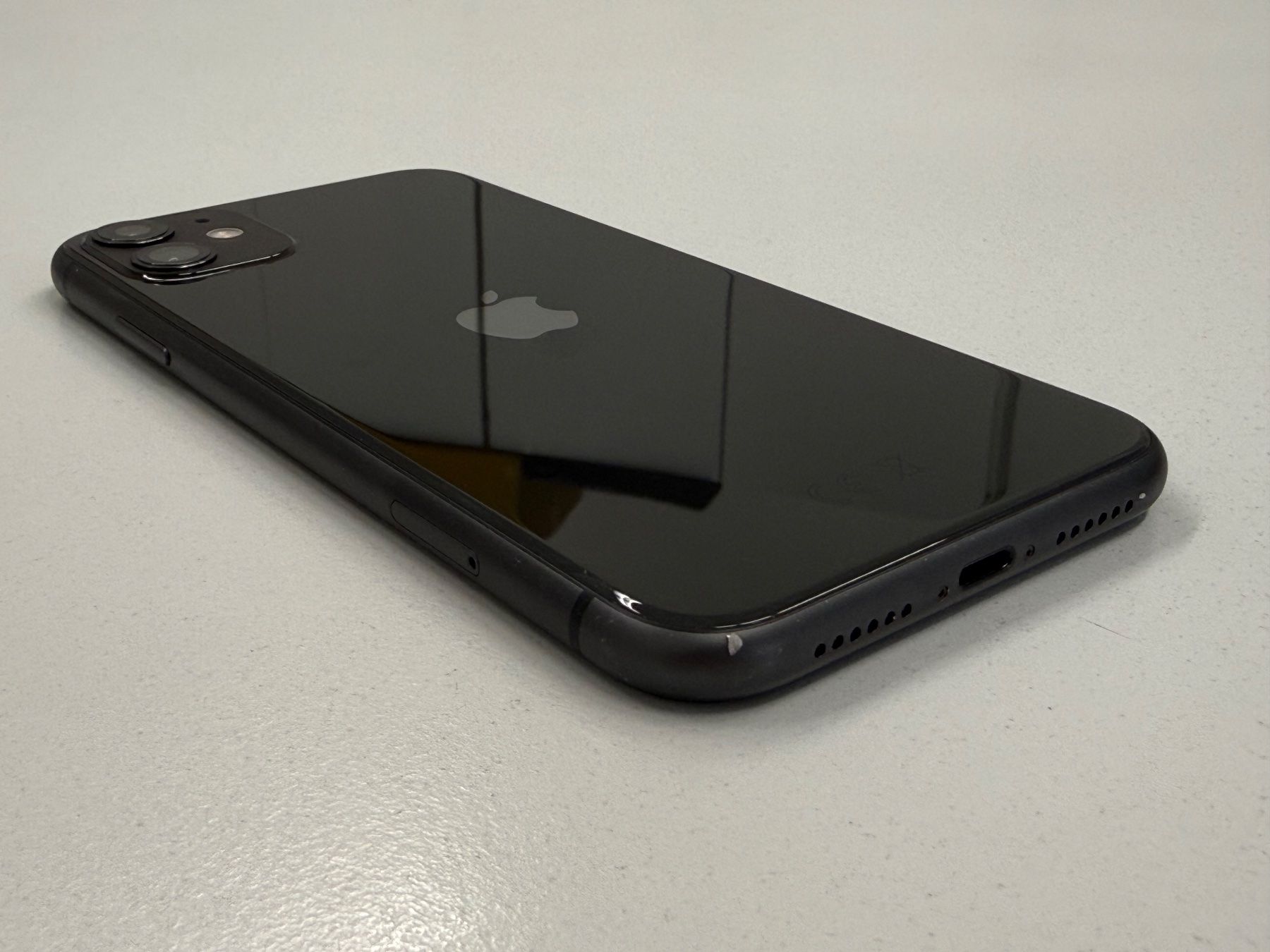 Apple Telefoni cellulari / Smartphones: iPhone 11 128GB – Usato da Zug venduto da ElPhone 3