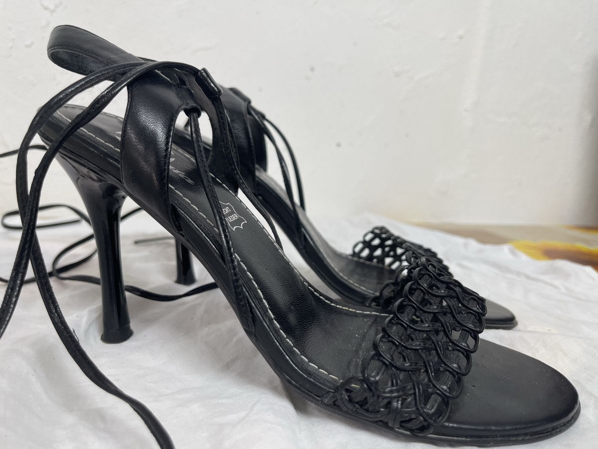 Scarpe da donna: Schwarze Ledersandalen Bata, Grösse 37 – Usato da Meikirch venduto da Hilfe_Waisentiere 1