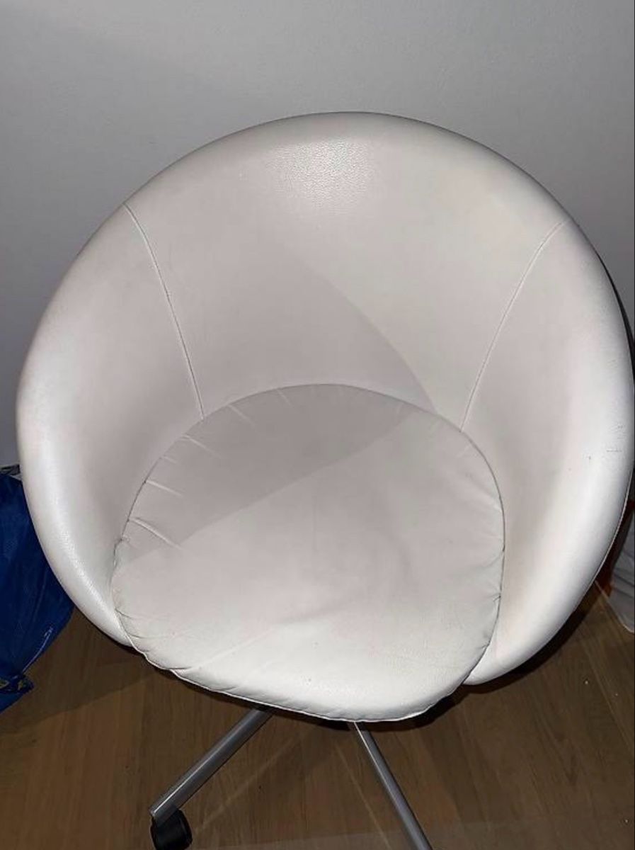 Ikea Stühle: Bürostuhl weiss Kunstleder  – Gebraucht aus Steffisburg von lauraview 2