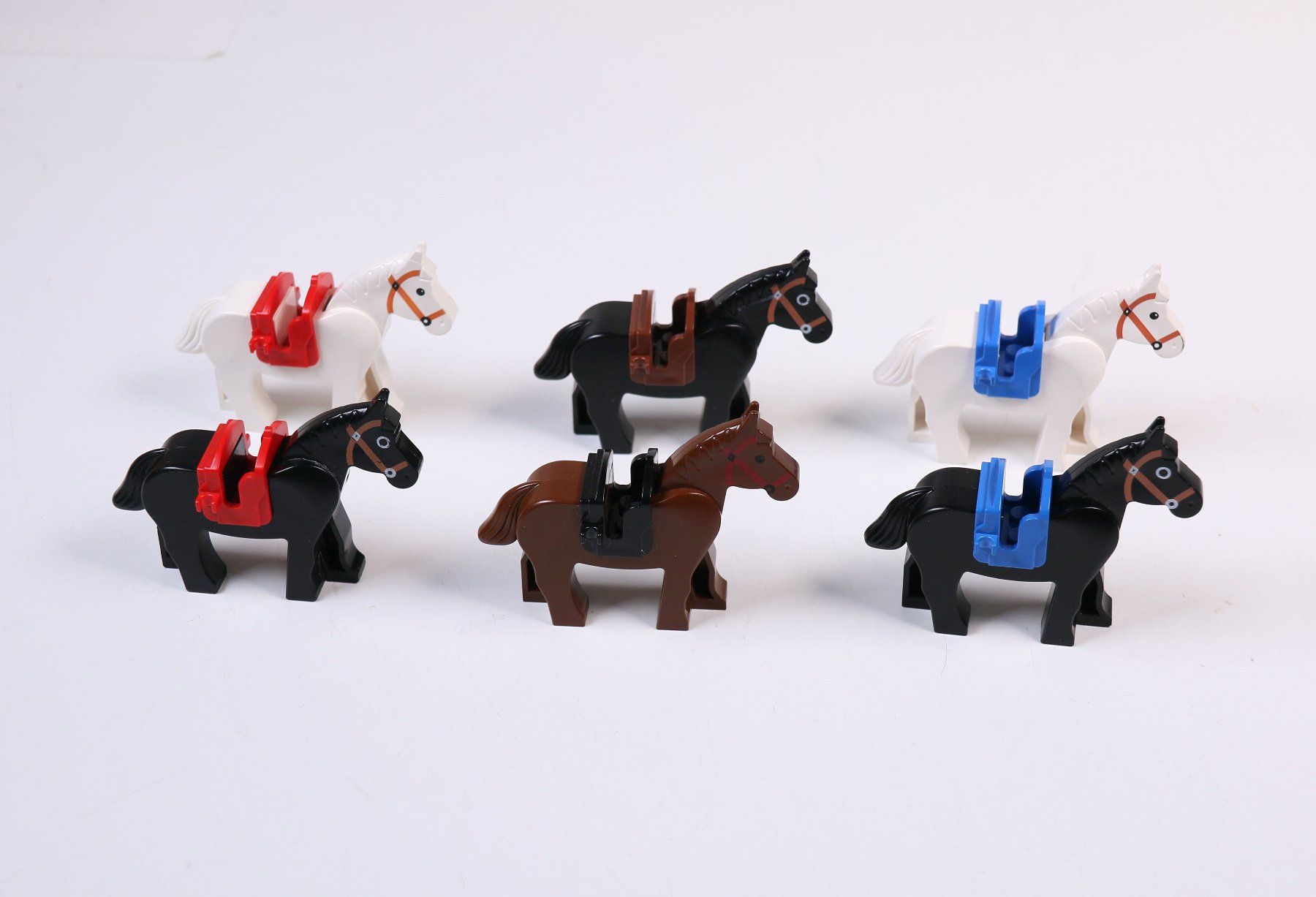 Lego Baukästen: 6 LEGO Pferde mit Sattel – Gebraucht aus Hettlingen von Scholi99