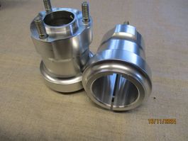Paire de moyeux arrière aluminium pour arbre de 50mm neufs