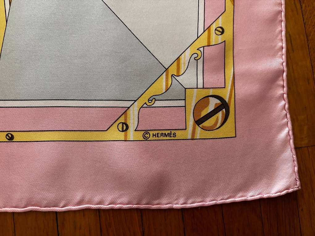 Foulard & Sciarpe: Foulard Hermès rose – Usato da Carouge GE venduto da Isa29