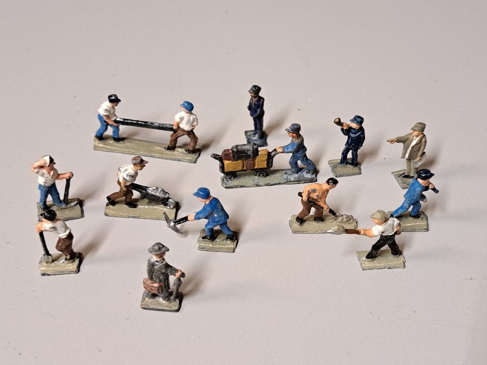 antike , wunderschöne Märklin Figuren HO (Gebraucht) in Breitenbach für ...