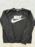Ensemble Nike (pull en M et short en XS)