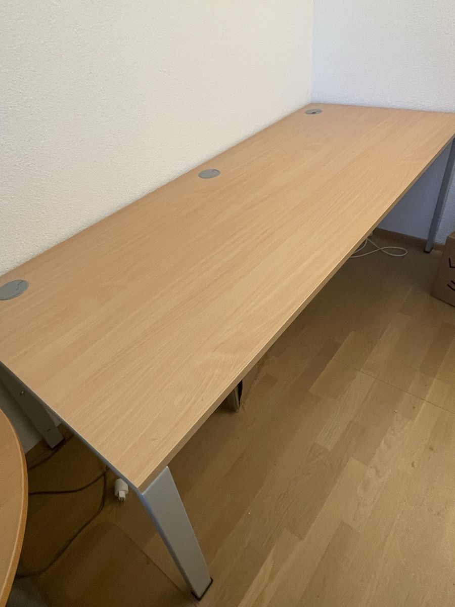 Schreibtische: Office/computer desk – Gebraucht aus Steinmaur von adnadn