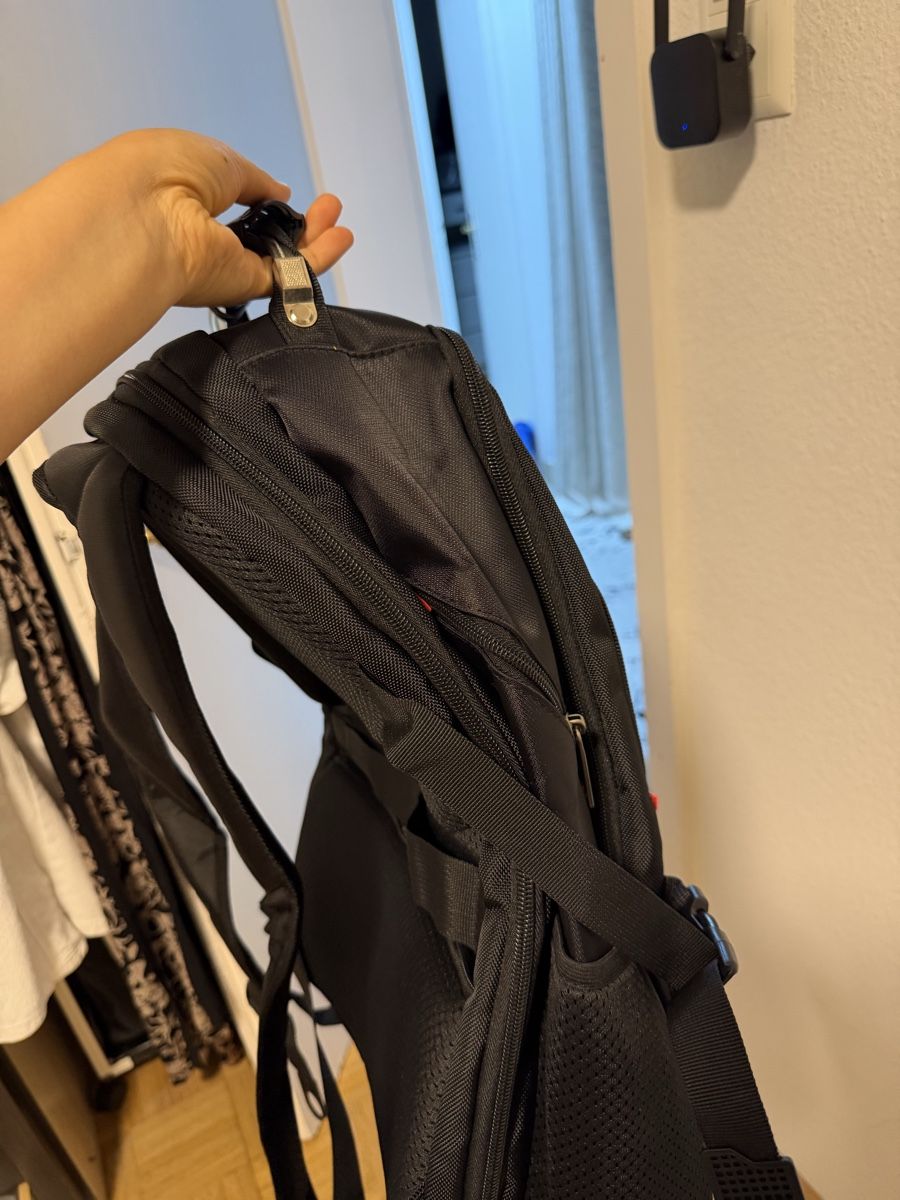 Sacs à dos: Rucksack schwarz mit USB-Ladefunktion – Neuf (Voir description) à Basel par sid_dem 1