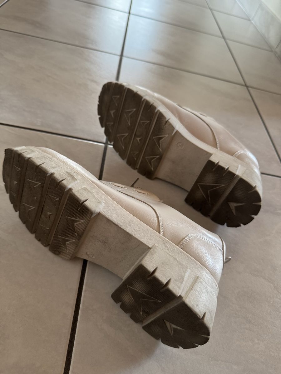 Scarpe da donna: Weisse Schuhe, Gr. 39 – Usato da Hergiswil NW venduto da kaufe_at_kaufmann 3