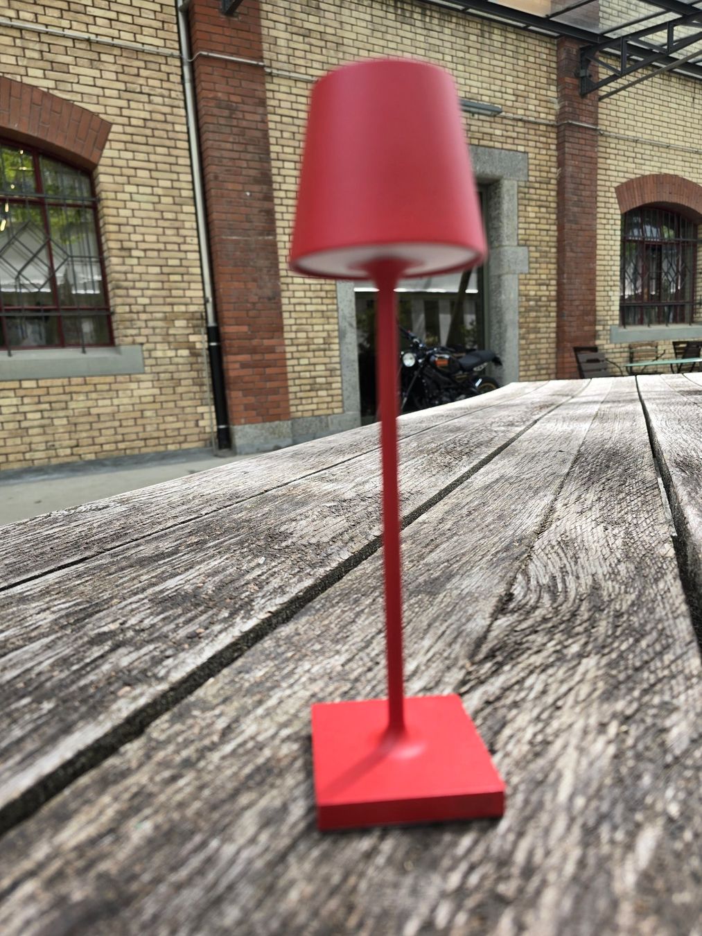 Lampade: Leuchte: kleine LED Lampe rot, aufladbar – Nuovo (secondo la descrizione) da Romanshorn venduto da Rachacha 1