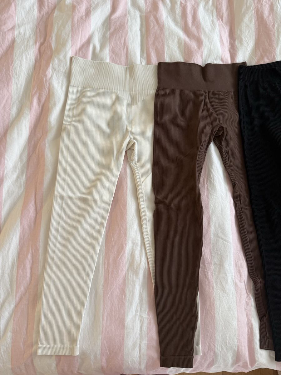 Leggings: Pull&Bear Leggings, Gr. M/L, gerippt, Top Zustand! – Usato da Wil SG venduto da xrnvani