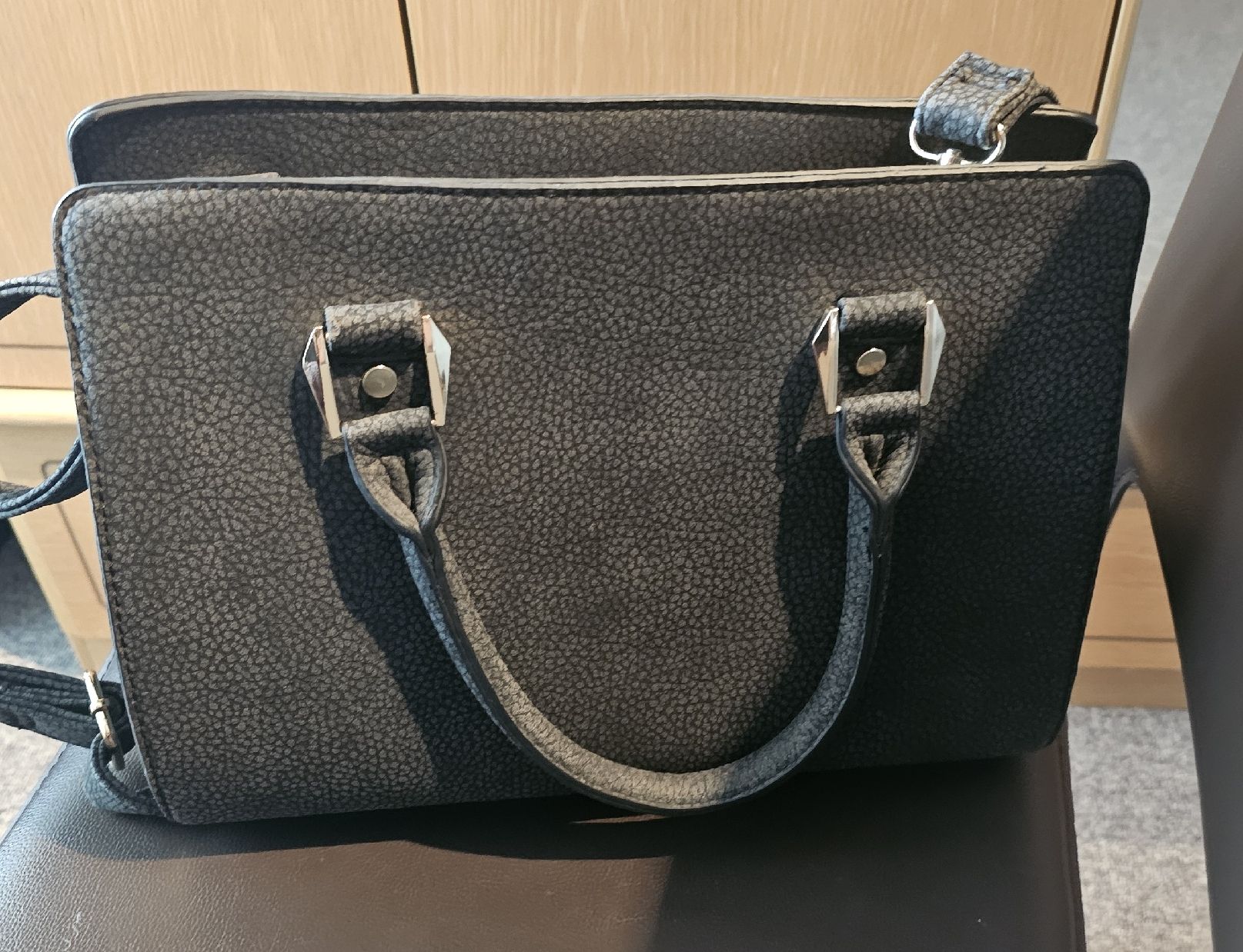 Borse da donna: Henkeltasche mit Schultergurt, anthrazit, top Zustand – Nuovo (secondo la descrizione) da Arbon venduto da Flyaway8 3