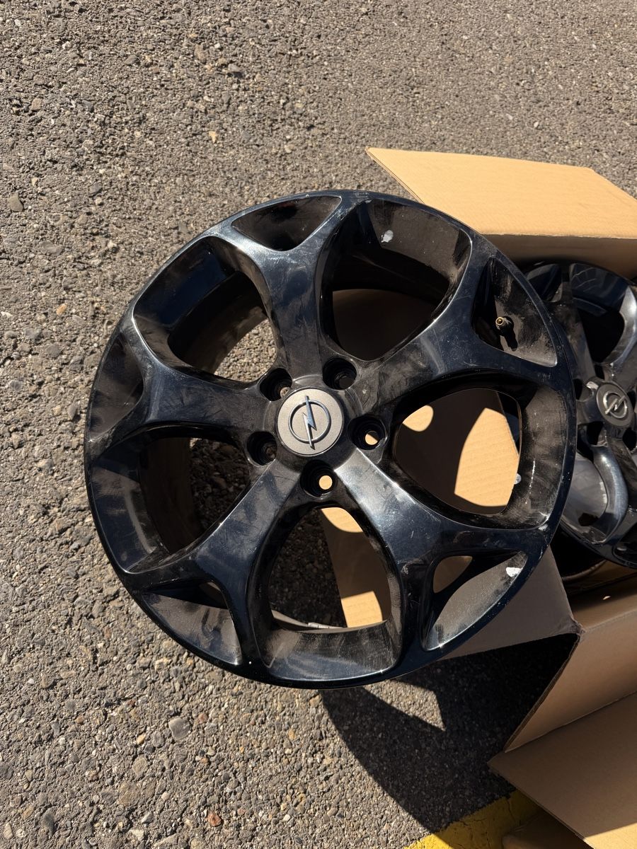 Opel Cerchioni: Opel Corsa D Felgen – Usato da Schenkon venduto da jul_vnk7 2