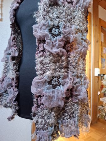 Damen Schal Grau Taupe – strukturiert mit Stoffblüten 🌿