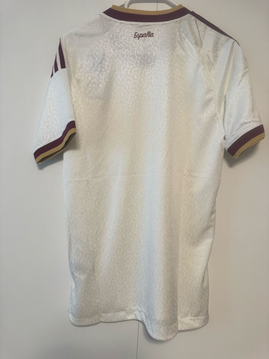 Leibchen & Hosen: Spanien Trikot – Neu (gemäss Beschreibung) aus Gossau SG von nandoo 1