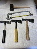 Axt mit Hammerfunktion - Ideal für Heimwerker!