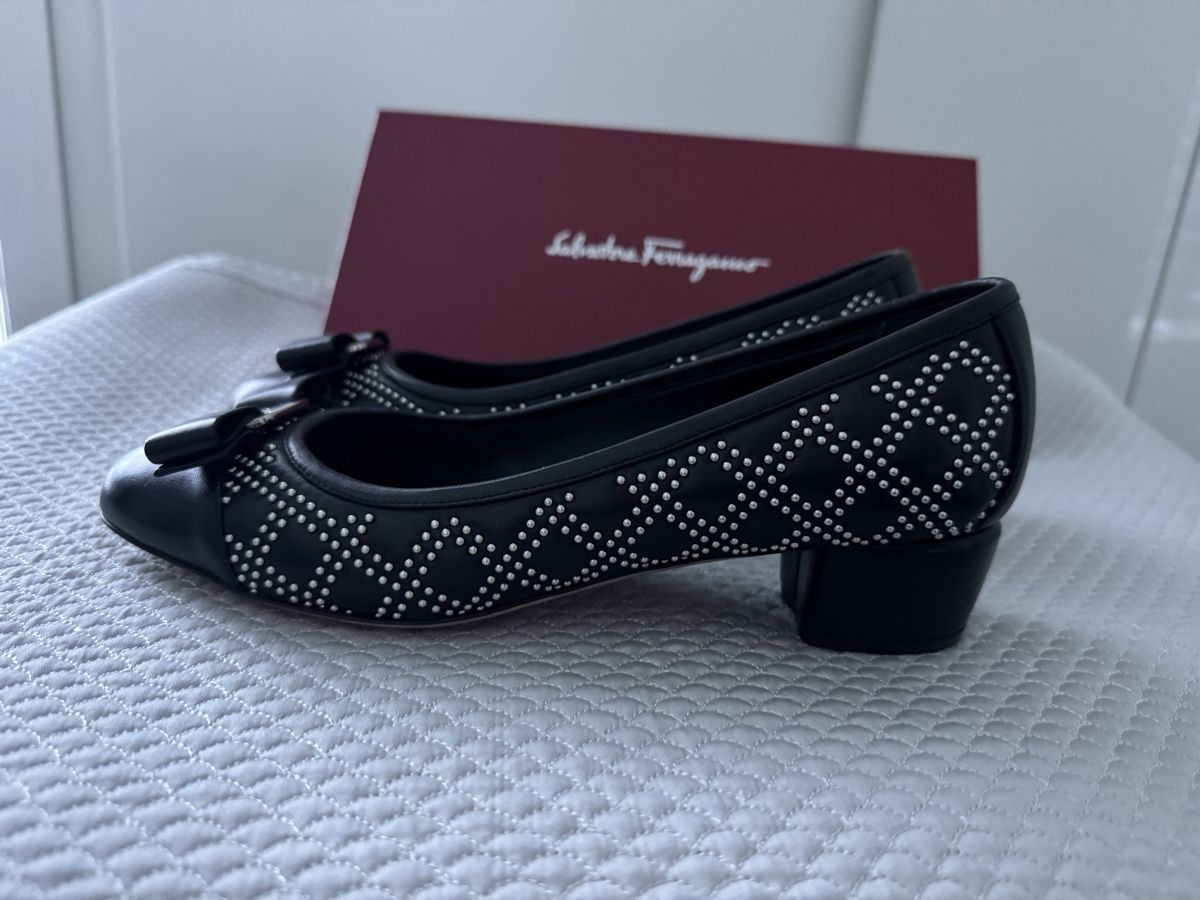Salvatore Ferragamo Scarpe da donna: FERRAGAMO Vara Pumps NEU – Nuovo e nell'imballaggio originale da Altendorf venduto da ma_am