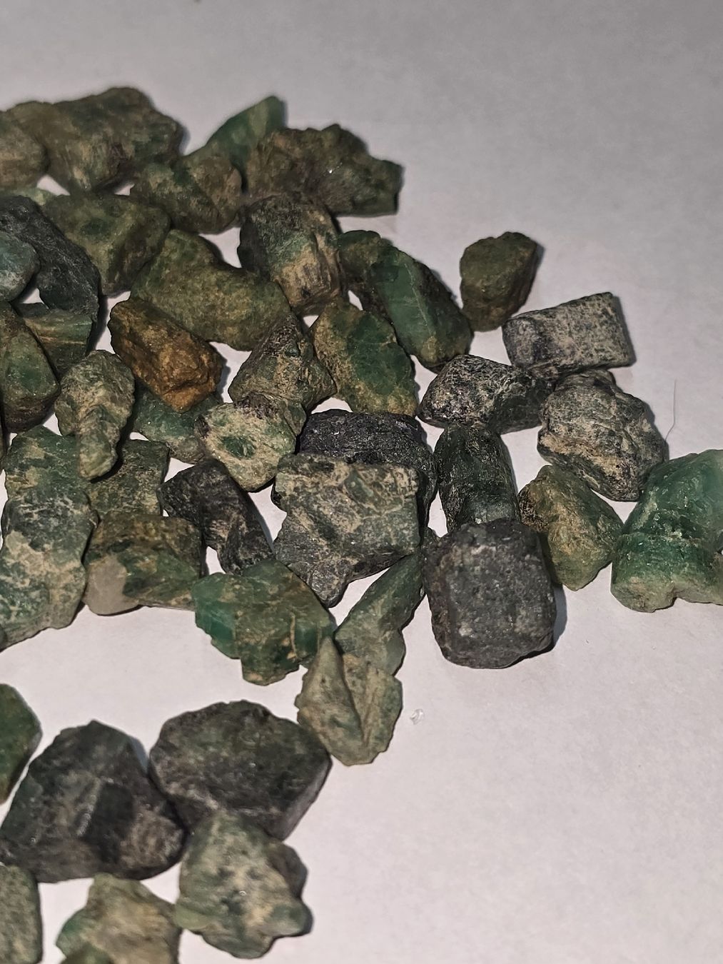 Minerali & Pietre curative: Smaragd 100g Rohsteine  – Usato da Rorschach venduto da TimelessTrading 2