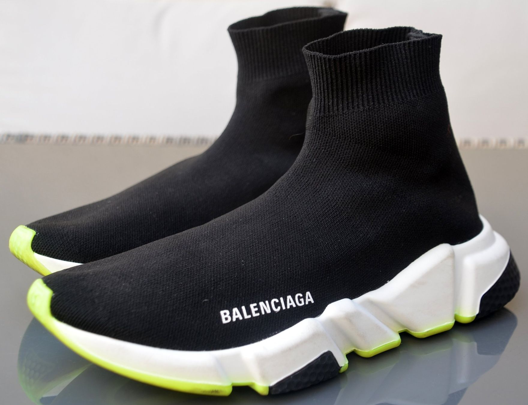 Balenciaga Herrenschuhe: Balenciaga SpeedTrainer Sneakers .39 – Gebraucht aus Collonges von Auganien