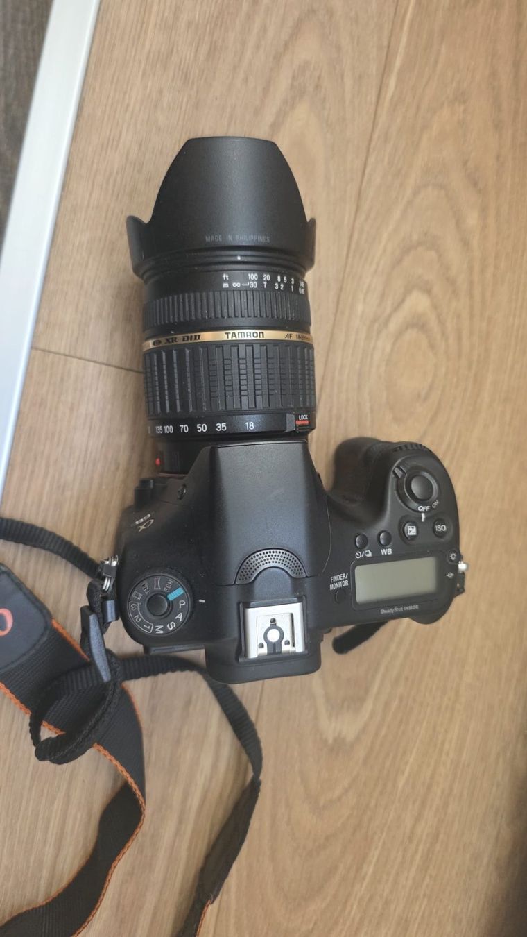 Sony Fotocamera: Sony a68 mit Tamron 18 - 200mm, sehr wenig Auslösungen – Usato da Muri b. Bern venduto da mhd_dlg6 2