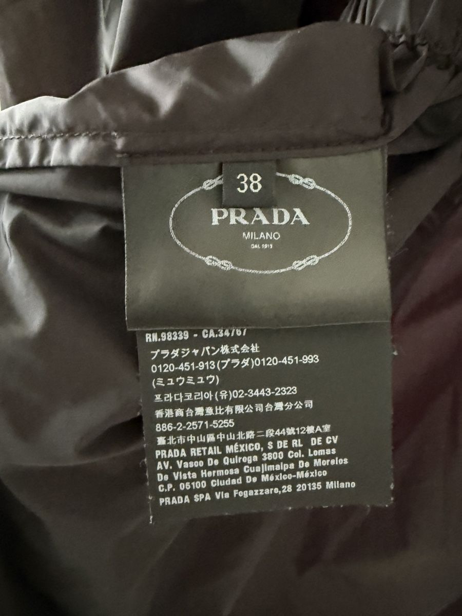 Prada Giacche: Prada Damen Windjacke – Usato da Pratteln venduto da Eileen_H 3