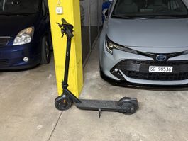 E-Scooter VMAX VT36400A schwarz gebrauchter Zustand