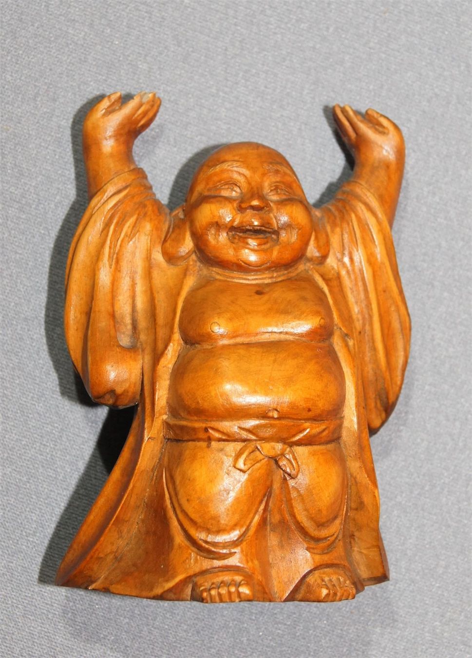 Figuren: Lachender, stehender «Happy» Buddha – Gebraucht aus Geroldswil von ARTEFACTO 1