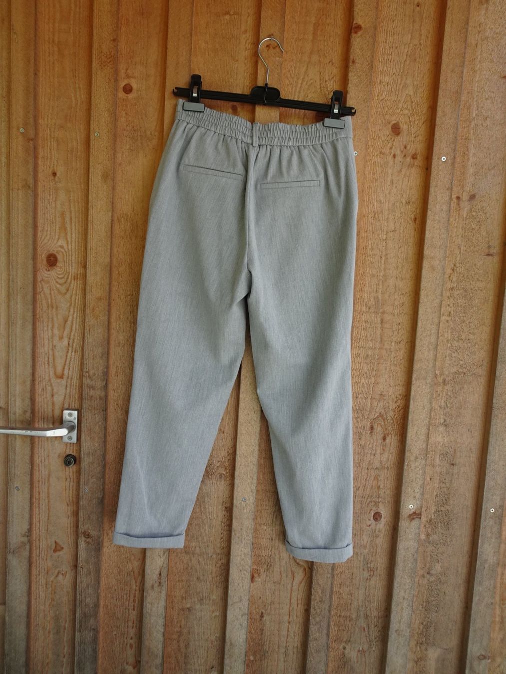 Vero Moda Pantaloni: Fraue Hose von Vero Moda Gr. M - M94 – Usato da Küssnacht am Rigi venduto da Good4Deckeli 1