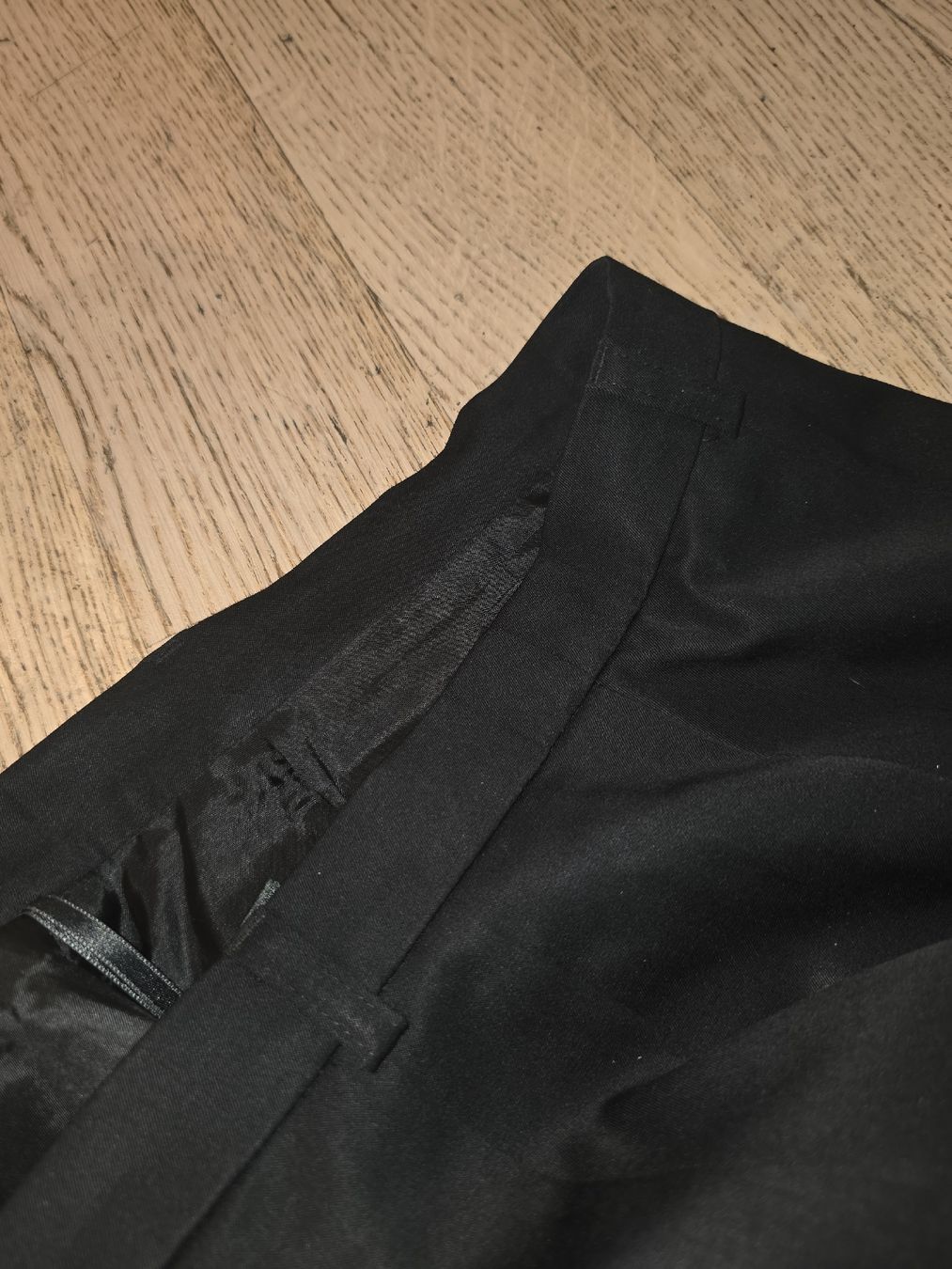 Escada Gonne: Escada Rock schwarz Grösse 34 neuwertig – Usato da Basel venduto da kar_jz7f 3