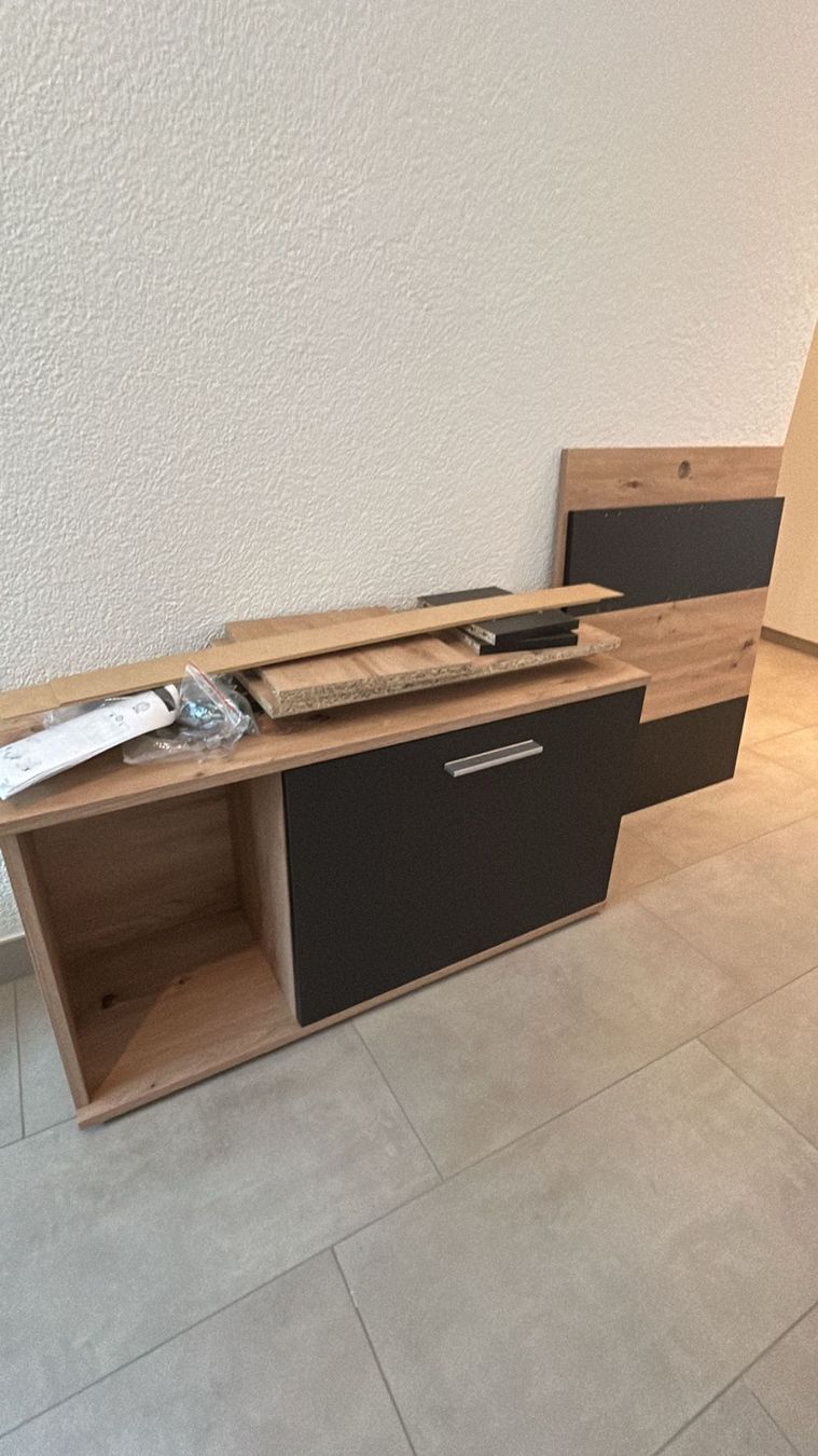 Mömax Guardaroba: Garderobe in Grau/Eichefarben - neu und ungebraucht – Usato da Gattikon venduto da salomefrehner 1