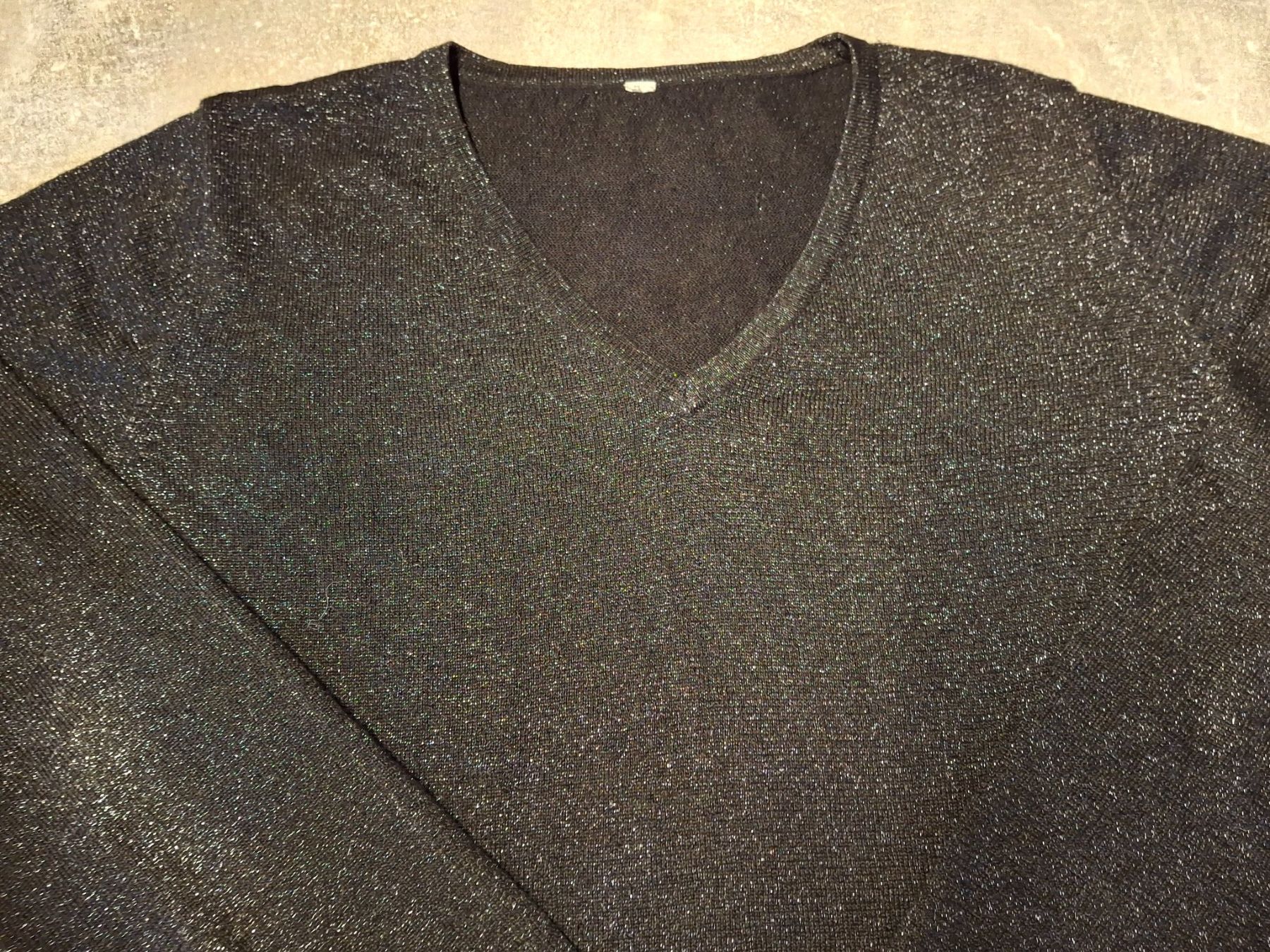 Maglioni & Felpe: Pull col en V noir et fil argenté taille S – Usato da Villiers venduto da san_jn5w 2