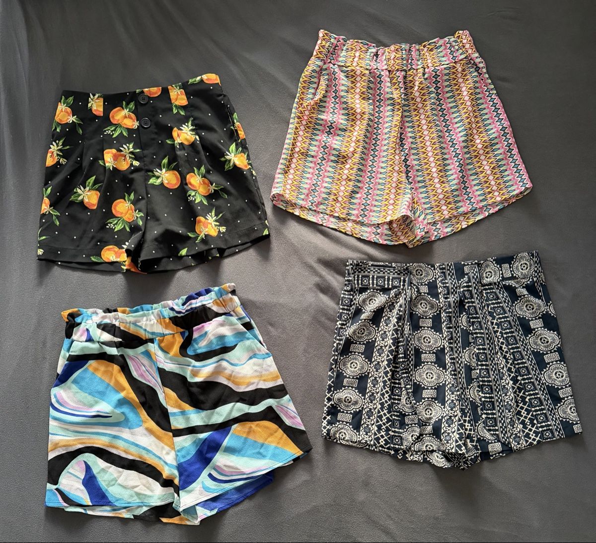 Pantalons: Kurze Stoffhosen – D'occasion à Triesen par kon_kkm8