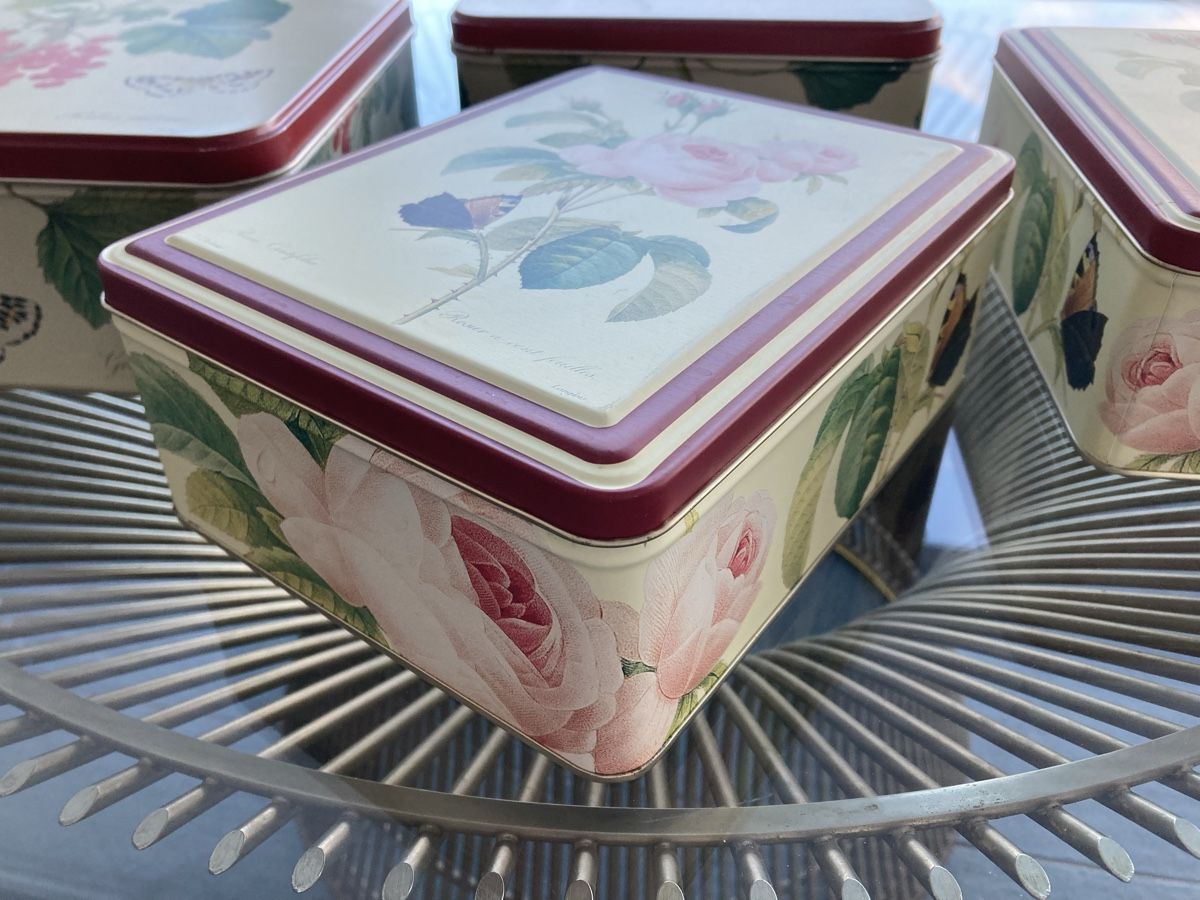 Tutte le decorazioni: Wunderschöne Blechdose mit Rosenmotiv, neu, Nostalgie – Nuovo e nell'imballaggio originale da Zürich venduto da dolcicaramelle2 1