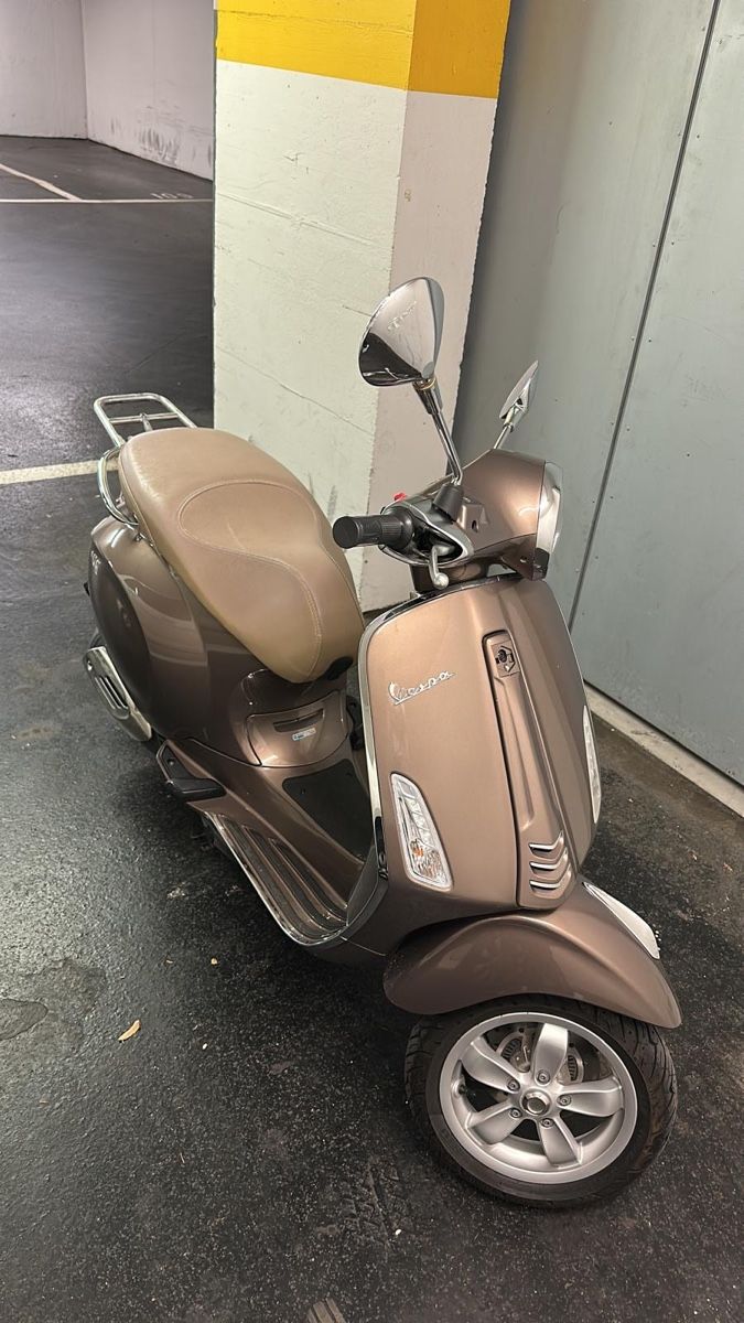 Vespa Scooters: Vespa Primavera 2015 – Gebraucht aus Bern von adr_vj2y 2
