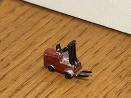 *M477 Selten: Gabelstapler, aus Metall (Spur N)