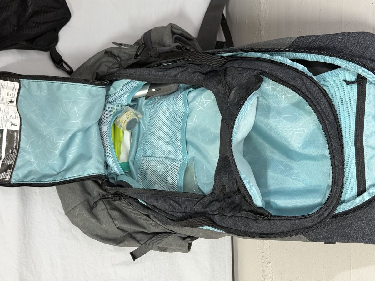 Evoc Sacs à dos: EVOC Rucksack mit Protektor – D'occasion à Horgen par -Capitano- 2