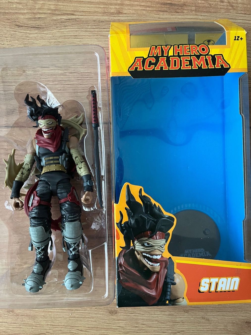 Statuette: My Hero Academia Stain – Usato da St. Gallen venduto da Nickat