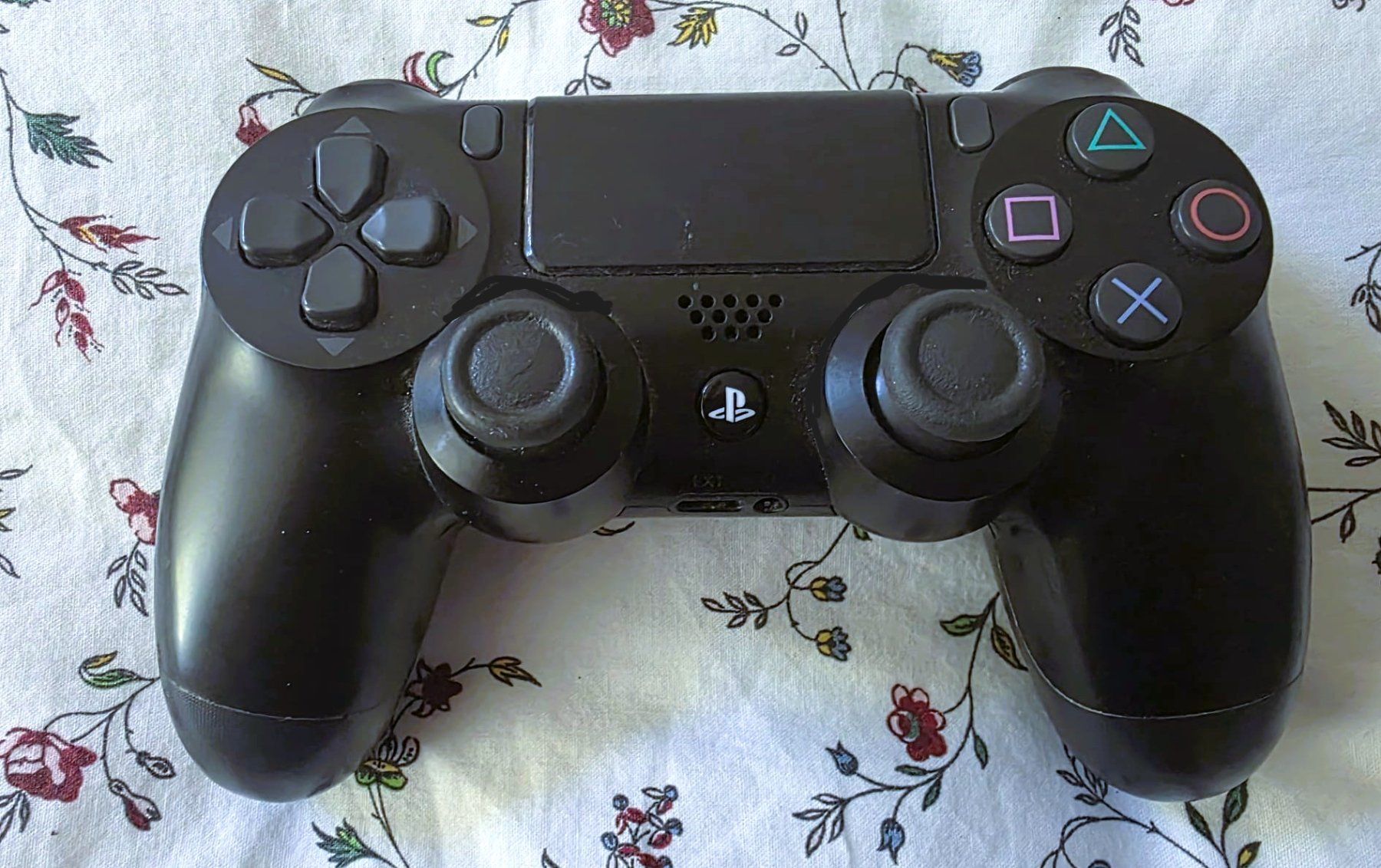 Sony Manettes: Original Sony Dualshock 4 – D'occasion à Neuchatel par StevChamb110 1