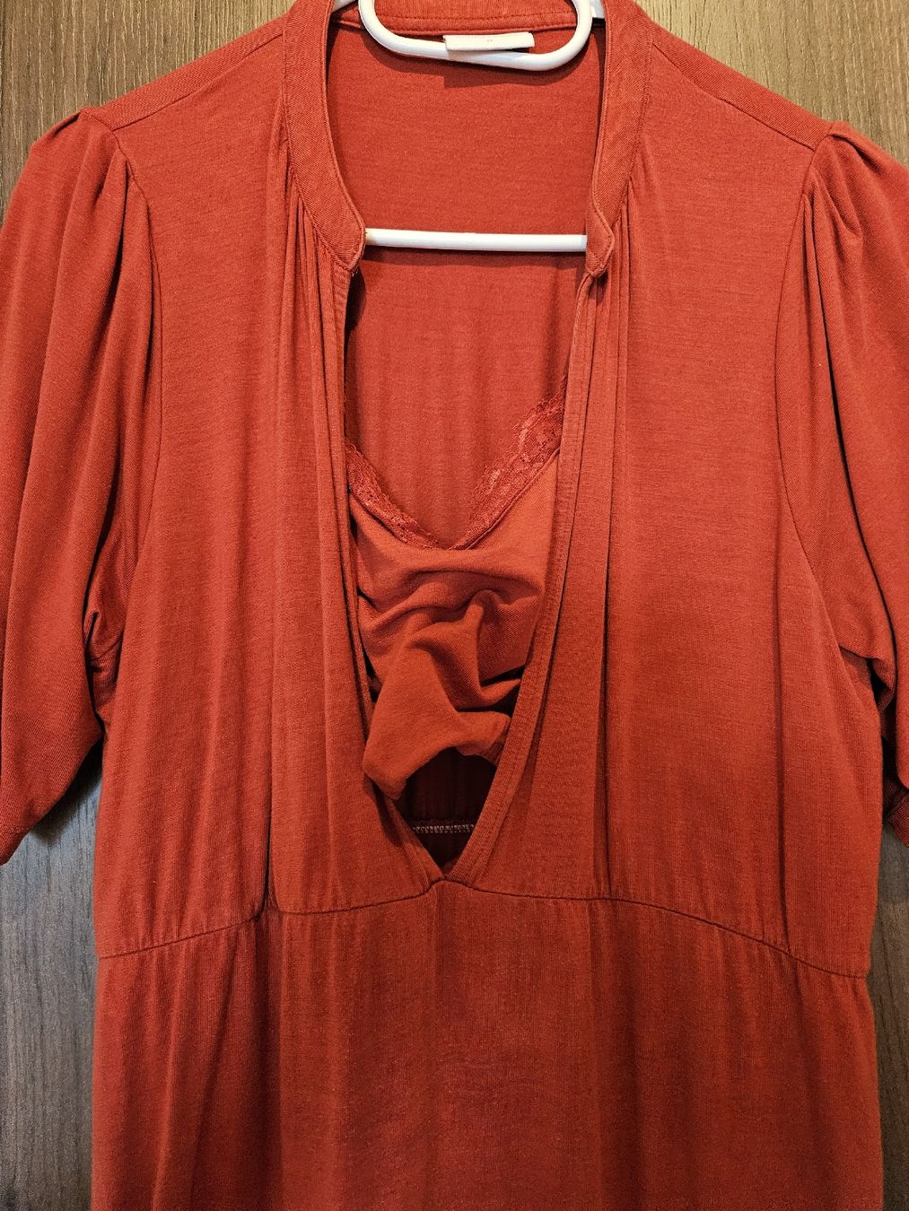 Kleider: Stillkleid rot, gr. 36, knielang – Gebraucht aus Oberwangen TG von redlove2010 2