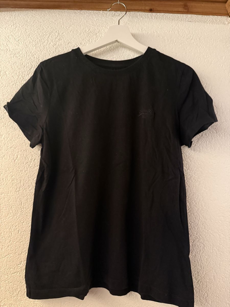 Superdry T-shirt: Superdry T-Shirt schwarz – Usato da Bolligen venduto da lee_orange