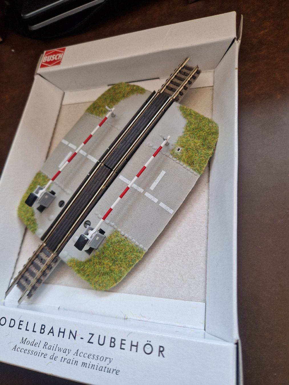 Busch Modellini di ferrovie: passage à niveau  – Nuovo (secondo la descrizione) da Neuchâtel venduto da allen07 1