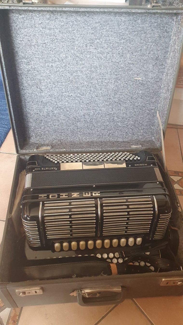 Hohner Strumenti musicali: Hohner Morino Artiste VI N – Usato da Rafz venduto da YEL01 7