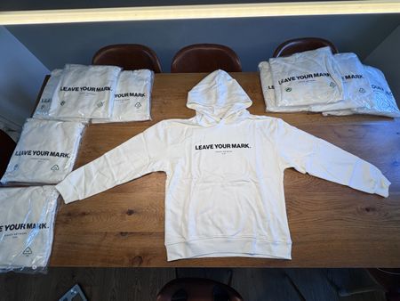 11x Legacy Network Hoodie Grösse L (alle zusammen)