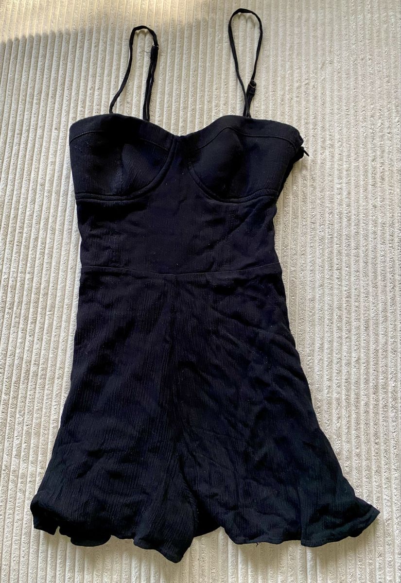 Pull&Bear Tute: Pull & Bear Jumpsuit Overall Romper Schwarz Kleid Gr. S – Usato da Langnau am Albis venduto da cynthia.jolene