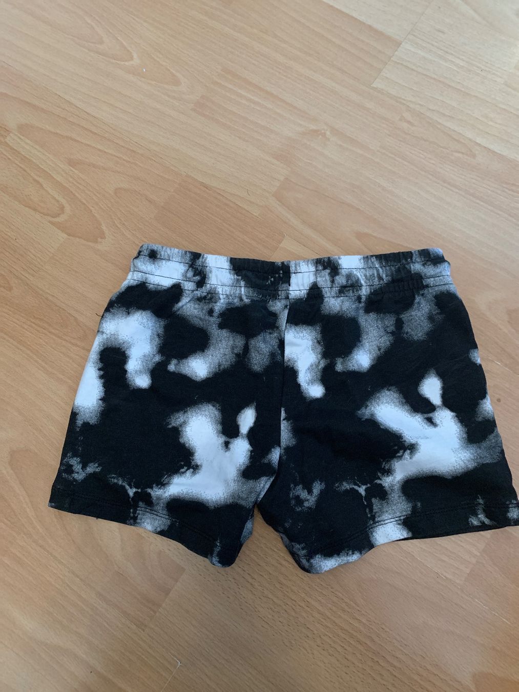 Pantaloni: Joli short Jordan taille 128-140 – Usato da MEYRIN venduto da Gwendo10 1