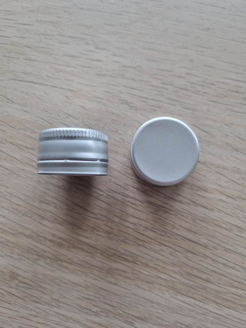 Apribottiglie & Tappi per chiusura: Capsule en aluminium – Nuovo (secondo la descrizione) da Genève venduto da rafaelguevara