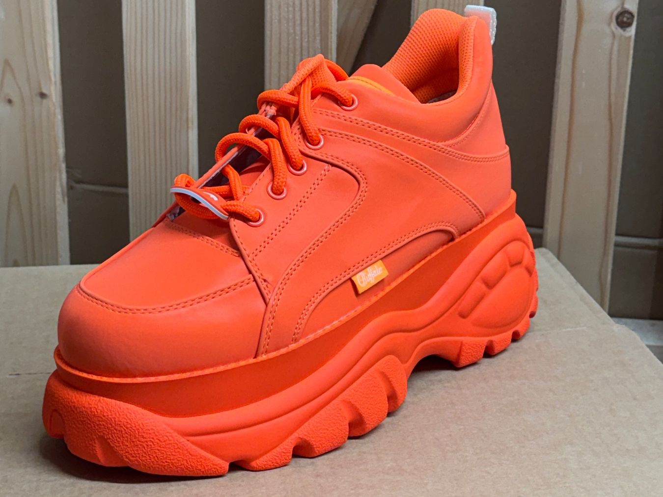 Buffalo Scarpe da uomo: Neon Orange Buffalo Platform Sneaker Grösse 41 – Usato da Kriens venduto da SleepyFool 2