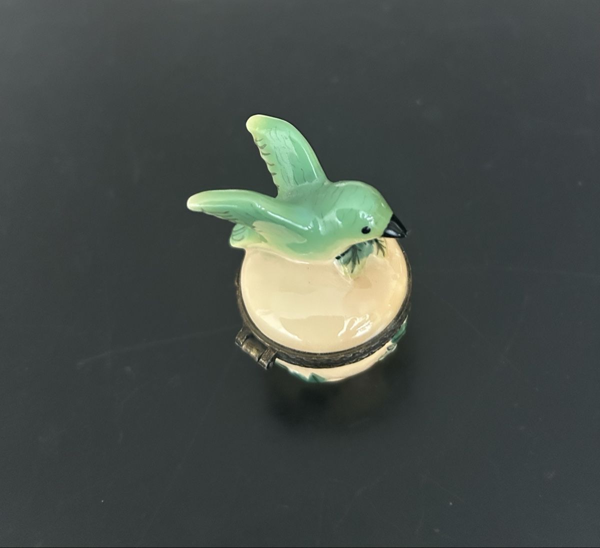 Alle Dekorationen: Kleine reizende Pillendose – Gebraucht aus Zumikon von tuna007 2